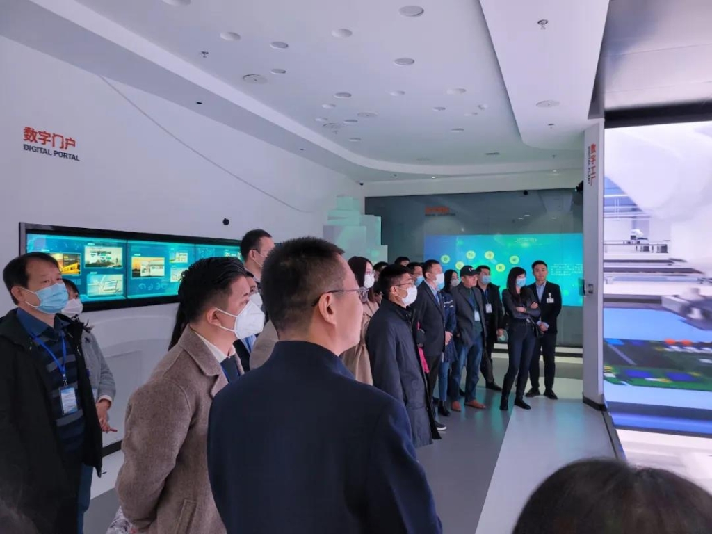 1637973428169085623.jpg 威海高新区党外代表人士综合能力提升培训班一行到访捷瑞数字